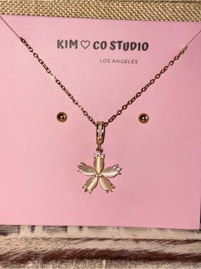 Gold Flower Necklace & Earrings Set